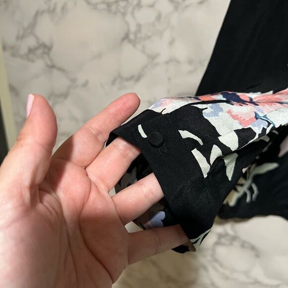 Joie Black Michi Floral-print Silk Blouse - Picture 2 of 12